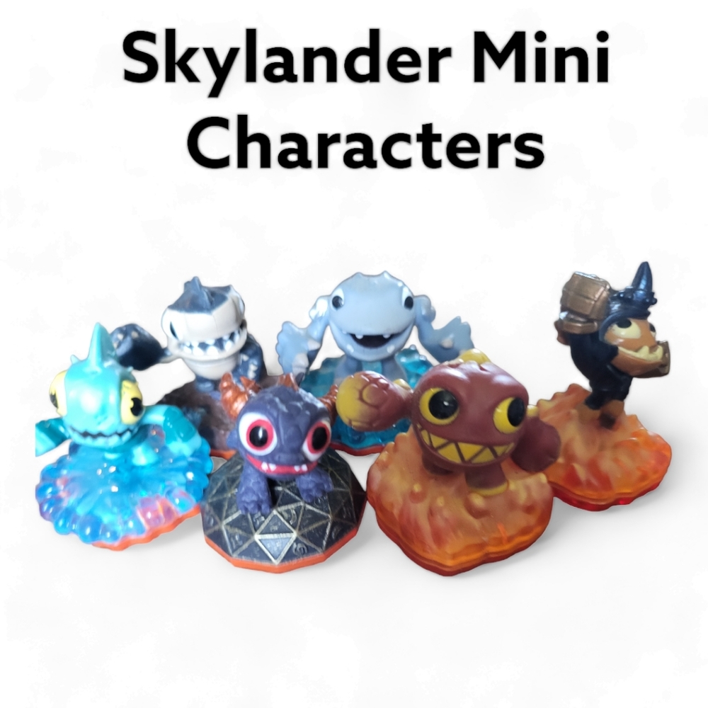 Skylander mini characters  lot